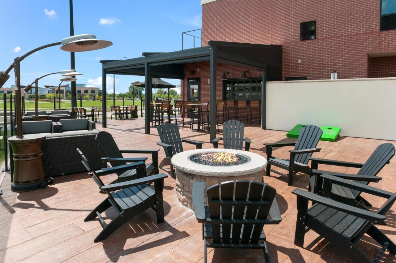 Cobblestone Hotel & Suites Appleton International Airport 尼纳 外观 照片