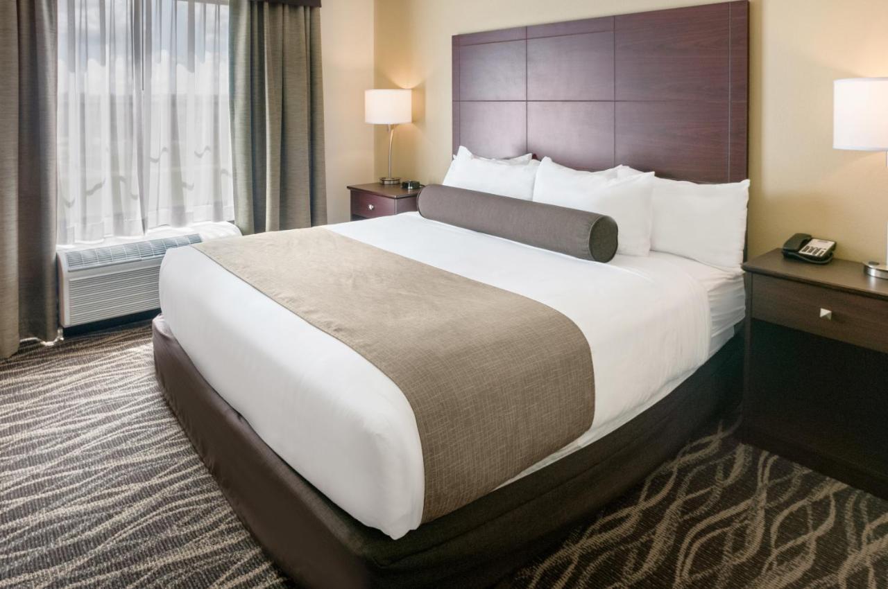 Cobblestone Hotel & Suites Appleton International Airport 尼纳 外观 照片