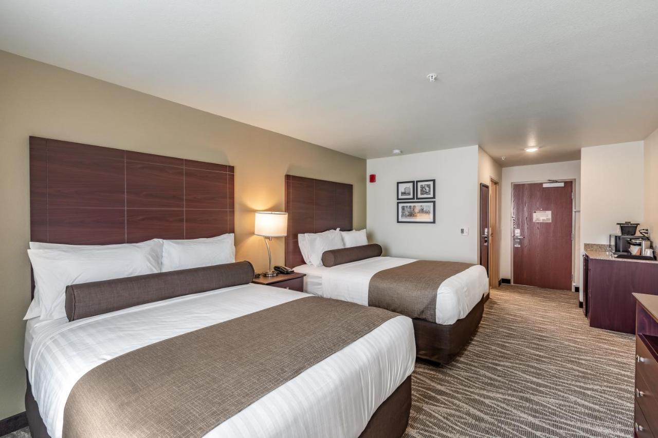 Cobblestone Hotel & Suites Appleton International Airport 尼纳 外观 照片