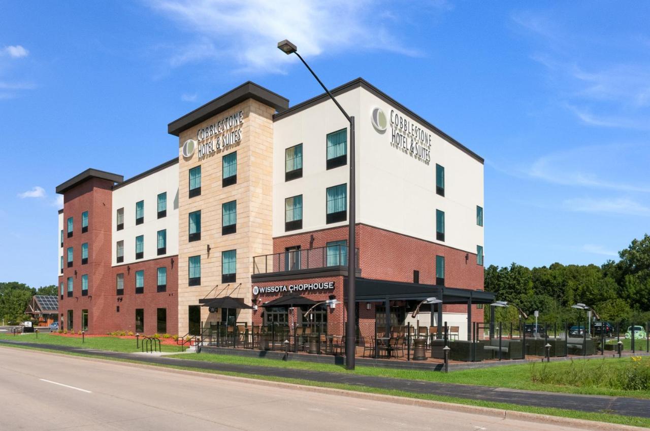 Cobblestone Hotel & Suites Appleton International Airport 尼纳 外观 照片