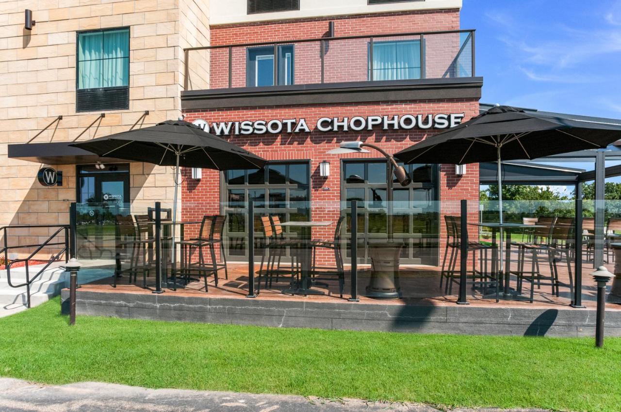 Cobblestone Hotel & Suites Appleton International Airport 尼纳 外观 照片